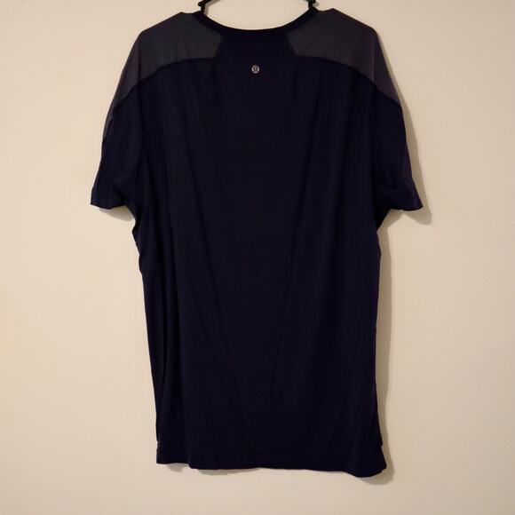 Lululemon Mens XL Blue Short Sleeve Shirt Two tone Loose Fit Relaxed - Picture 4 of 6
